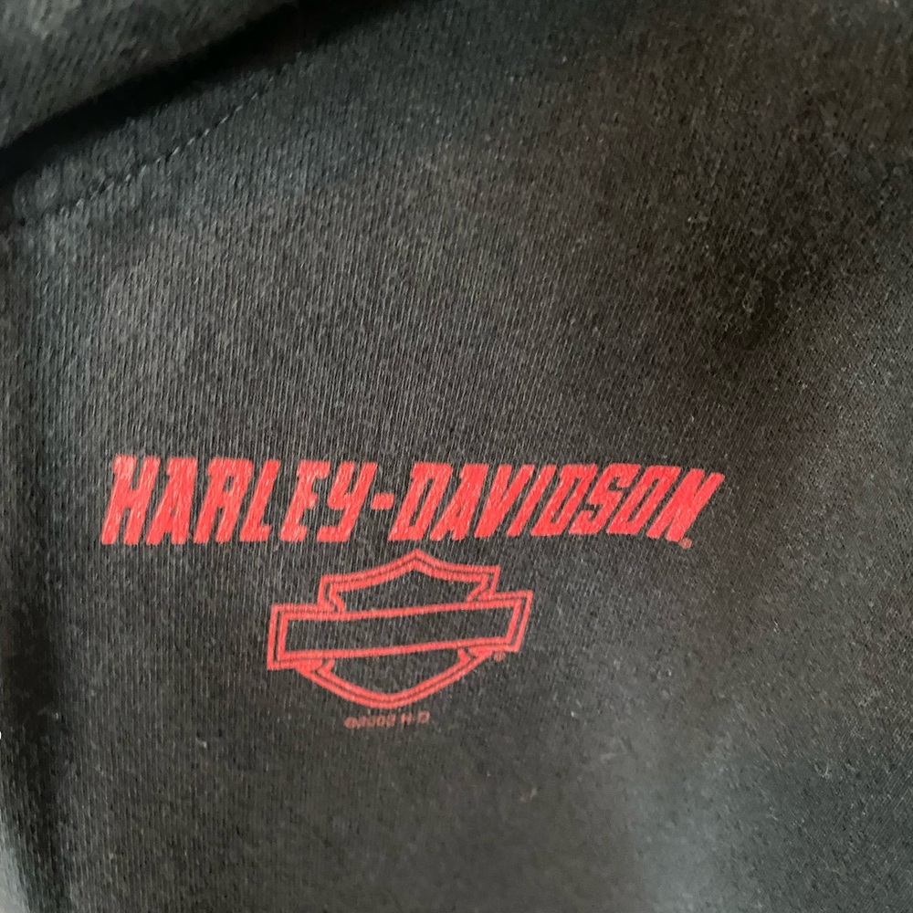 Women’s Cropped Harley Davidson hoodie.